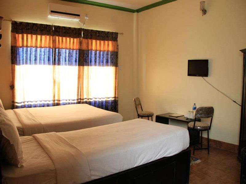 Golden Gate Hotel Pokhara Eksteriør billede