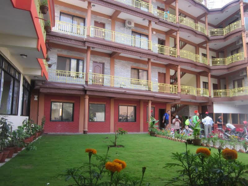Golden Gate Hotel Pokhara Eksteriør billede