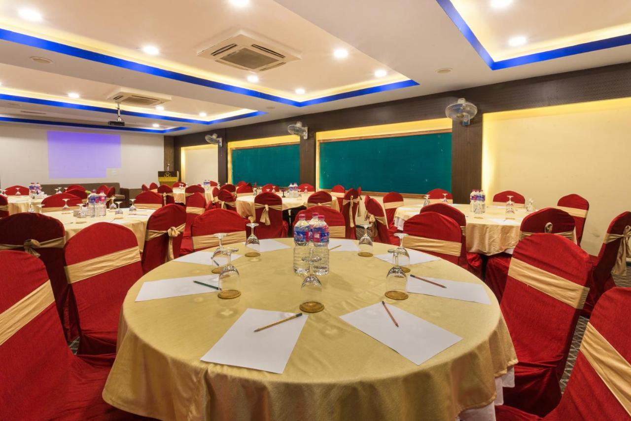 Golden Gate Hotel Pokhara Eksteriør billede