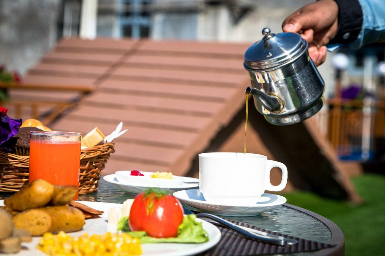 Golden Gate Hotel Pokhara Eksteriør billede
